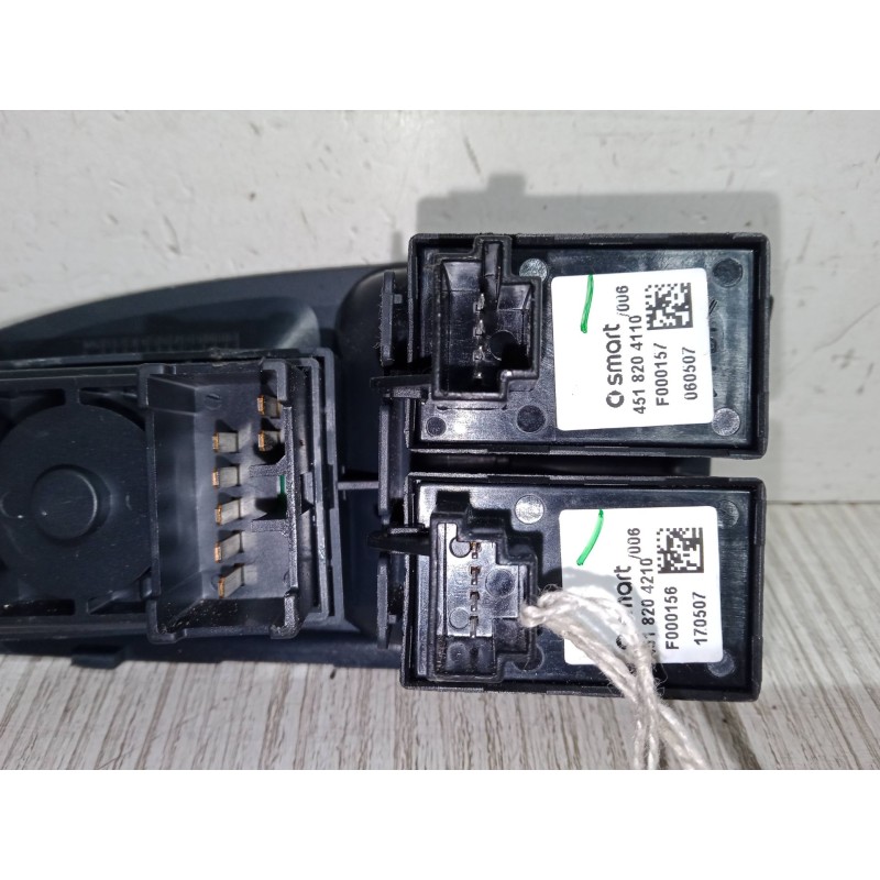 Recambio de mando elevalunas delantero izquierdo para smart fortwo cabrio (451) 0.8 cdi (451.400) referencia OEM IAM 4518204110 