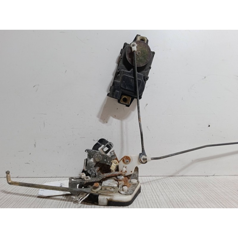 Recambio de cerradura puerta trasera izquierda para hyundai lantra ii station wagon (j-2) 1.9 d referencia OEM IAM   