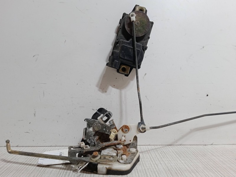 Recambio de cerradura puerta trasera izquierda para hyundai lantra ii station wagon (j-2) 1.9 d referencia OEM IAM   