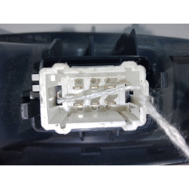 Recambio de mando elevalunas delantero derecho para renault clio ii (bb_, cb_) 2.0 16v sport referencia OEM IAM    Recambio de mando elevalunas delantero derecho para renault clio ii (bb_, cb_) 2.0 16v sport referencia OEM IAM