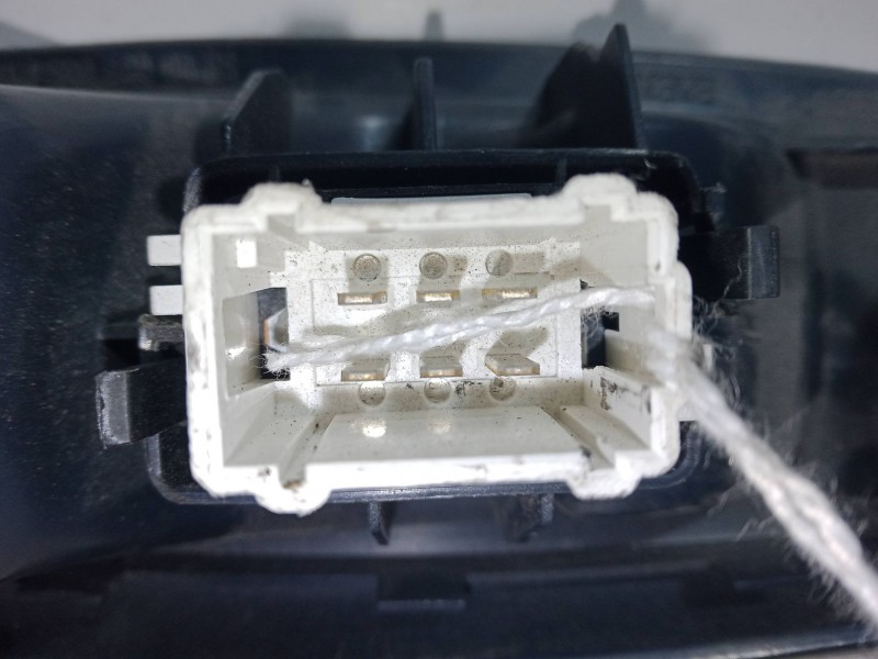 Recambio de mando elevalunas delantero derecho para renault clio ii (bb_, cb_) 2.0 16v sport referencia OEM IAM    Recambio de mando elevalunas delantero derecho para renault clio ii (bb_, cb_) 2.0 16v sport referencia OEM IAM