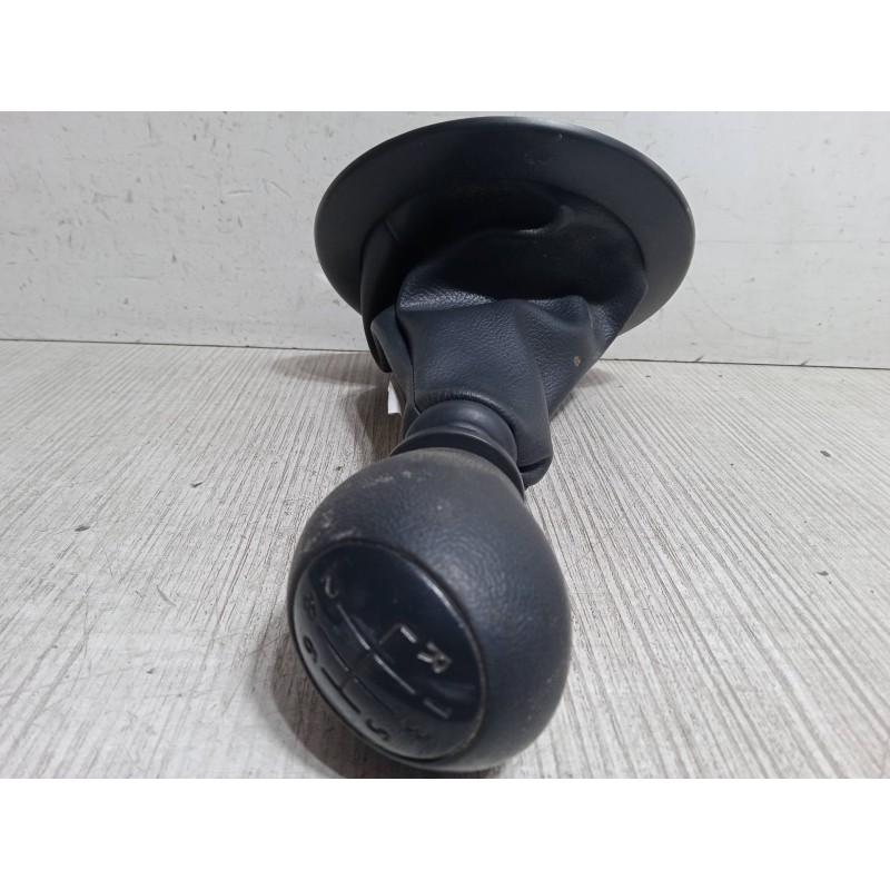 Recambio de pomo palanca cambio para renault megane ii station wagon (km0/1_) 1.5 dci (km16, km1e) referencia OEM IAM   