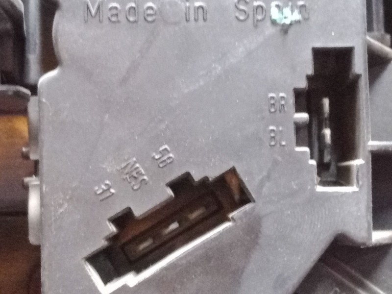 Recambio de piloto trasero izquierdo para volkswagen polo iii (6n1) 64 1.9 d referencia OEM IAM   