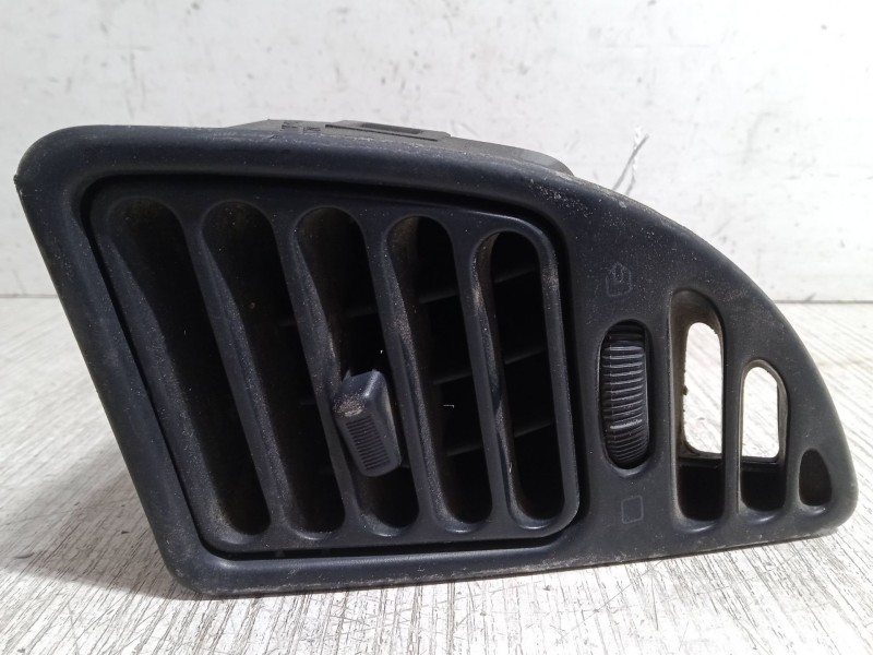 Recambio de aireador izquierdo para peugeot 306 hatchback (7a, 7c, n3, n5) 2.0 xsi referencia OEM IAM   