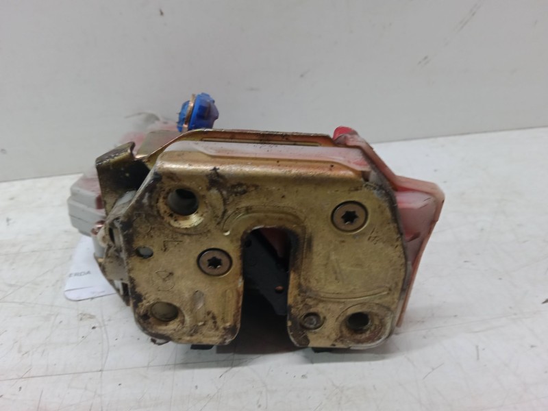 Recambio de cerradura puerta trasera izquierda para nissan primera hatchback (p11) 2.0 td referencia OEM IAM   