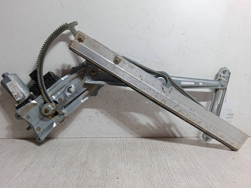 Recambio de elevalunas electrico delantero derecho para opel zafira a monospace (t98) 2.0 dti 16v (f75) referencia OEM IAM 90579