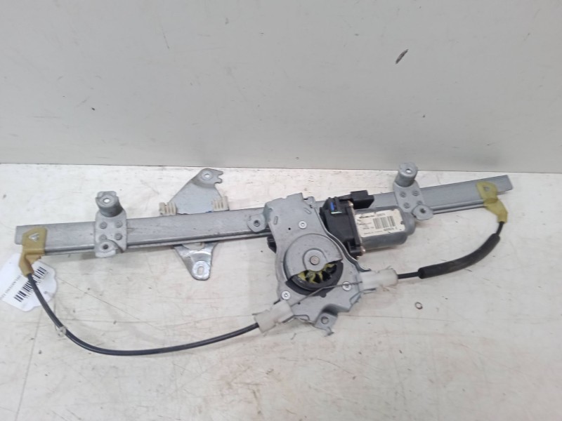 Recambio de elevalunas electrico delantero izquierdo para nissan note (e11, ne11) 1.5 dci referencia OEM IAM 400925c  