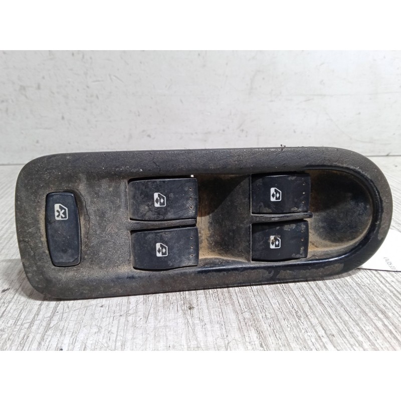 Recambio de mando elevalunas delantero izquierdo para renault scénic ii (jm0/1_) 1.5 dci (jm1e, jm16) referencia OEM IAM   