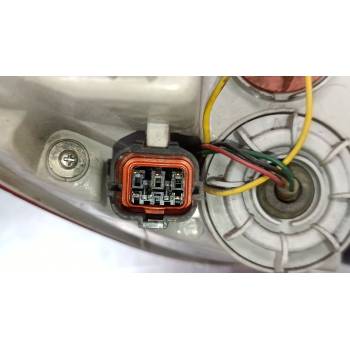 PILOTO TRASERO DERECHO 924022Y500 