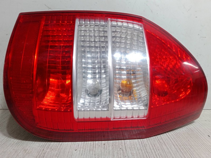 Recambio de piloto trasero izquierdo para opel zafira a monospace (t98) 2.0 dti 16v (f75) referencia OEM IAM   