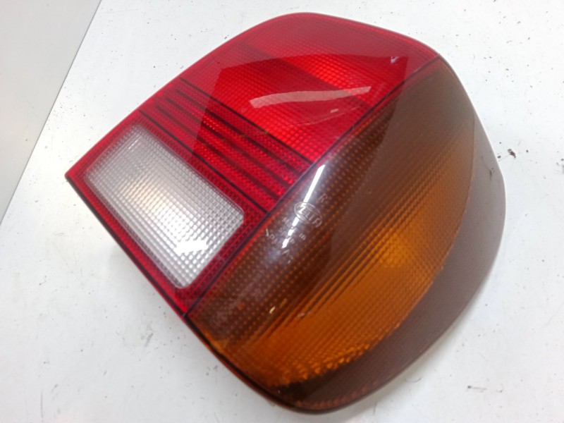 Recambio de piloto trasero derecho para volkswagen polo iii (6n1) 64 1.9 d referencia OEM IAM   