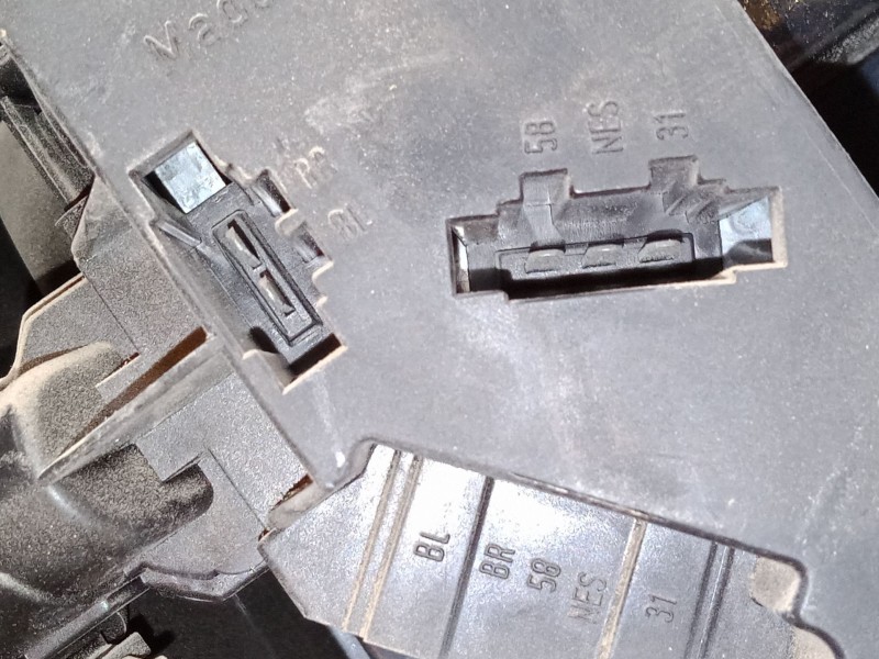 Recambio de piloto trasero derecho para volkswagen polo iii (6n1) 64 1.9 d referencia OEM IAM   