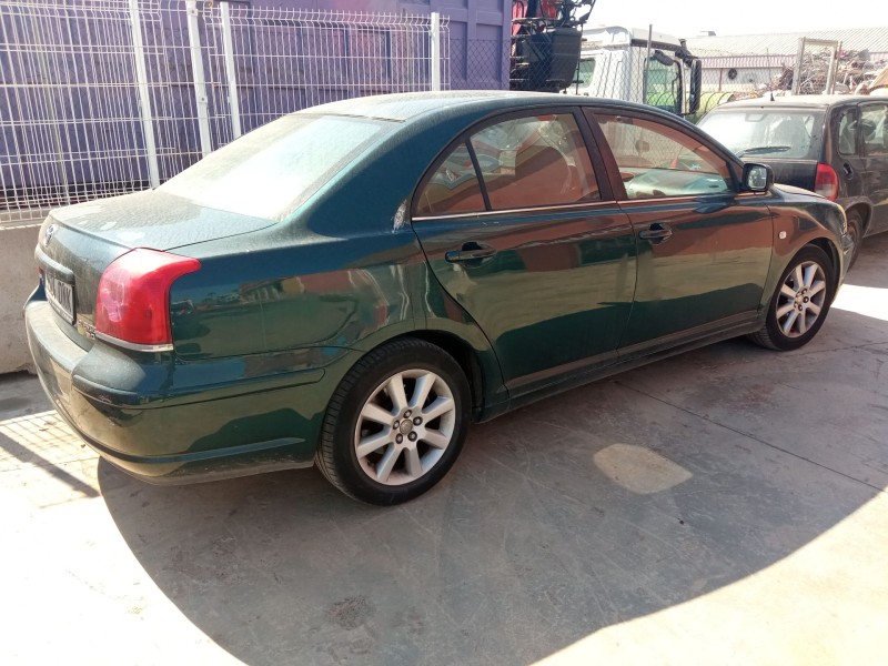 toyota avensis sedán (_t25_) del año 2005