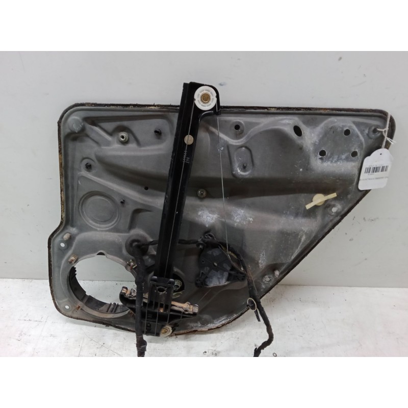 Recambio de elevalunas electrico trasero izquierdo para volkswagen golf iv (1j1) 1.4 16v referencia OEM IAM   