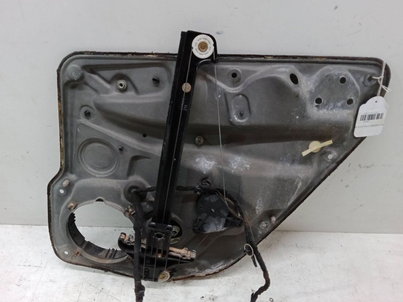 Recambio de elevalunas electrico trasero izquierdo para volkswagen golf iv (1j1) 1.4 16v referencia OEM IAM   