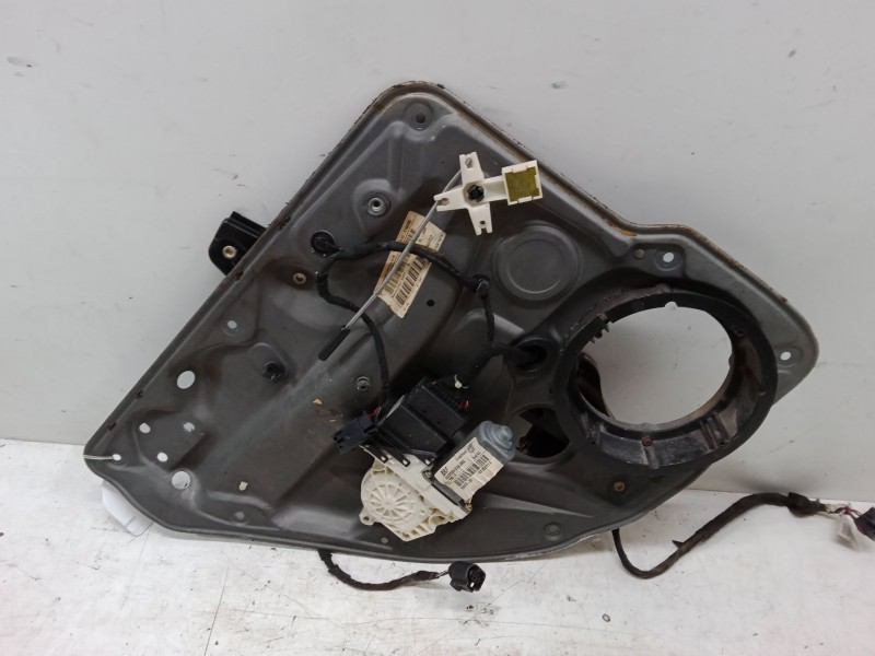 Recambio de elevalunas electrico trasero izquierdo para volkswagen golf iv (1j1) 1.4 16v referencia OEM IAM   