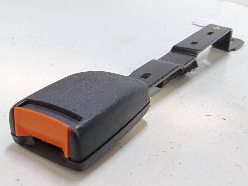 Recambio de anclaje cinturon delantero derecho para volkswagen golf iii variant (1h5) 1.6 referencia OEM IAM   