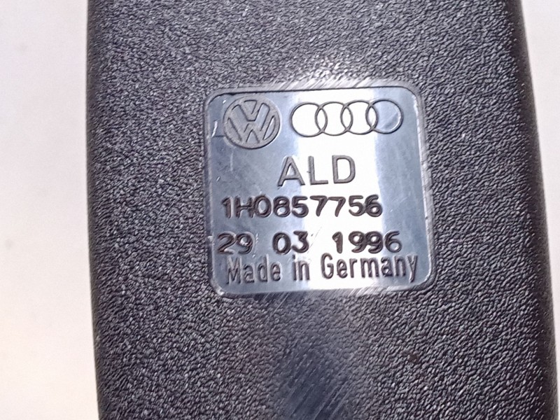 Recambio de anclaje cinturon delantero derecho para volkswagen golf iii variant (1h5) 1.6 referencia OEM IAM   