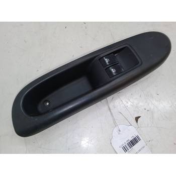 MANDO ELEVALUNAS DELANTERO IZQUIERDO 8200084003E1 