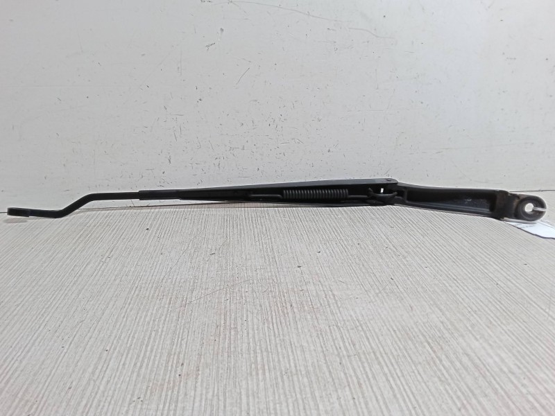 Recambio de brazo limpia delantero derecho para hyundai tucson (jm) 2.0 referencia OEM IAM   