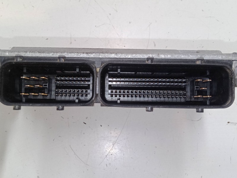 Recambio de centralita motor uce para volkswagen polo (9n_, 9a_) 1.2 referencia OEM IAM 03E906033L  5WP4019405