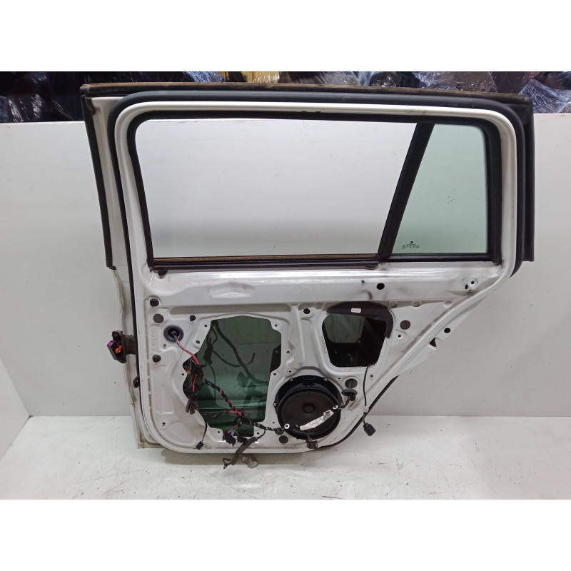 Recambio de puerta trasera derecha para skoda superb ii station wagon (3t5) 2.0 tdi 16v referencia OEM IAM   