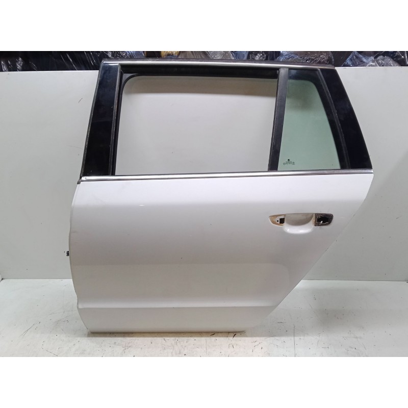 Recambio de puerta trasera izquierda para skoda superb ii station wagon (3t5) 2.0 tdi 16v referencia OEM IAM   