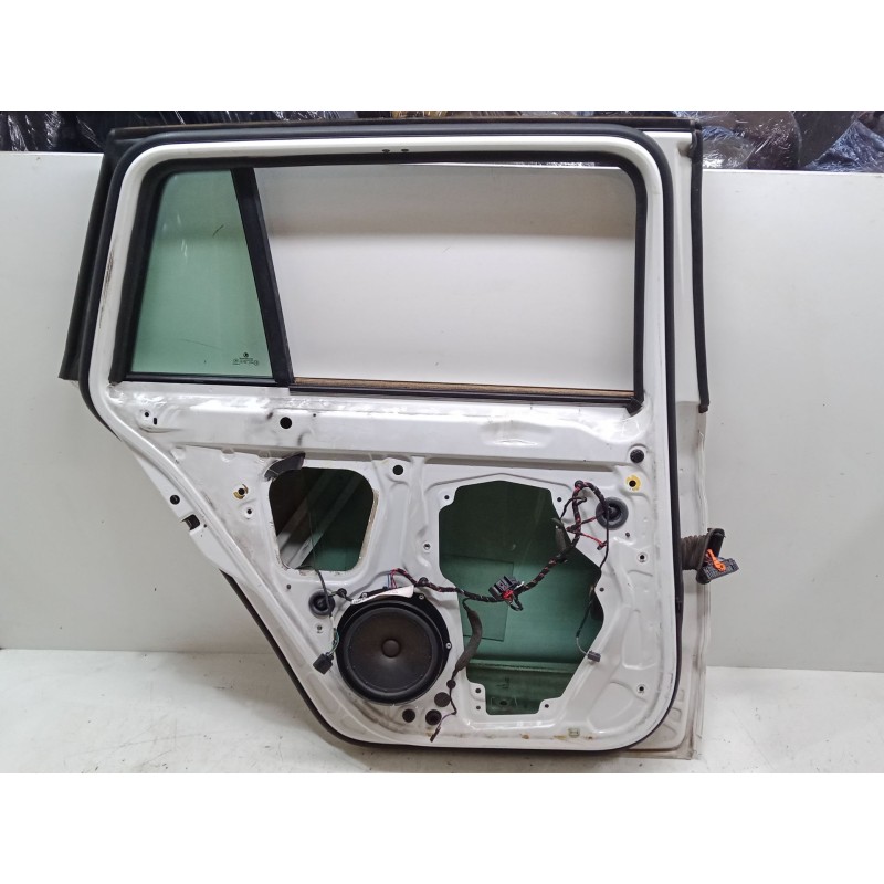 Recambio de puerta trasera izquierda para skoda superb ii station wagon (3t5) 2.0 tdi 16v referencia OEM IAM   