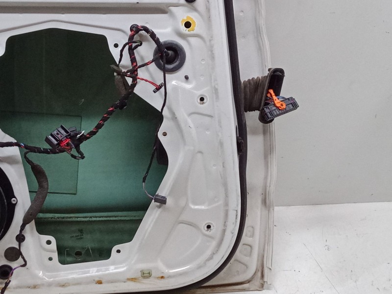 Recambio de puerta trasera izquierda para skoda superb ii station wagon (3t5) 2.0 tdi 16v referencia OEM IAM   