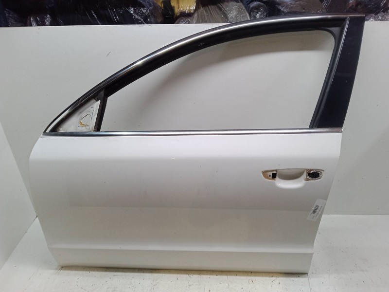 Recambio de puerta delantera izquierda para skoda superb ii station wagon (3t5) 2.0 tdi 16v referencia OEM IAM   