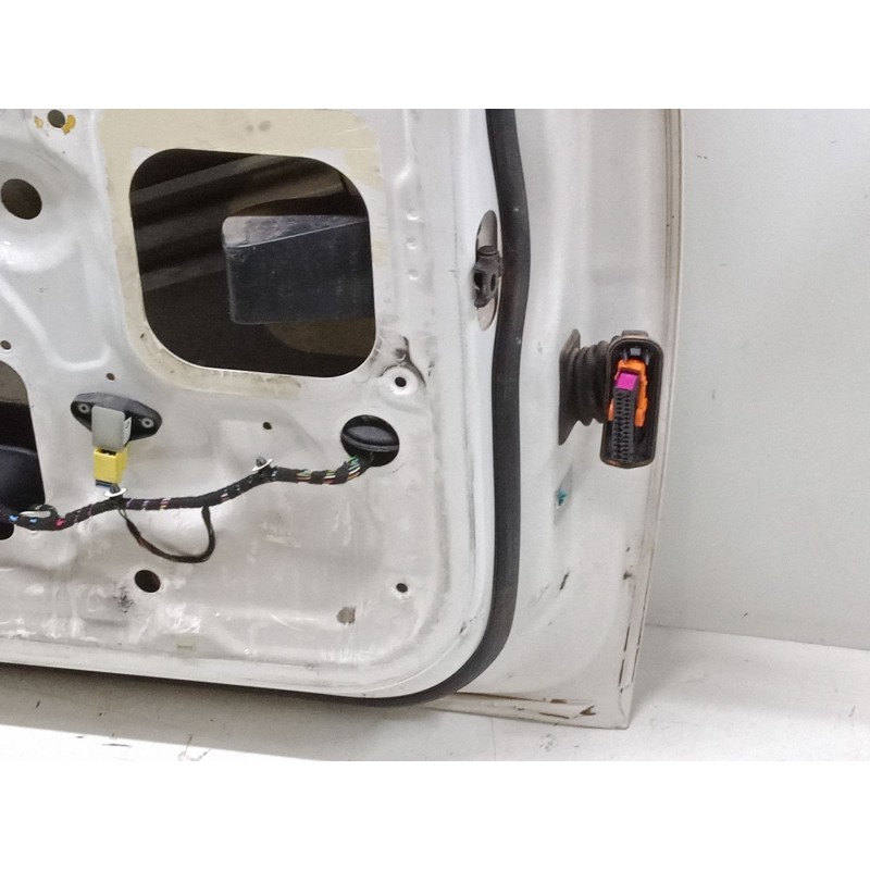 Recambio de puerta delantera izquierda para skoda superb ii station wagon (3t5) 2.0 tdi 16v referencia OEM IAM   