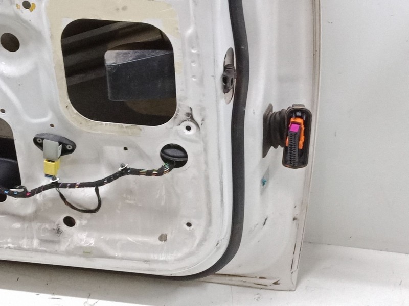 Recambio de puerta delantera izquierda para skoda superb ii station wagon (3t5) 2.0 tdi 16v referencia OEM IAM   