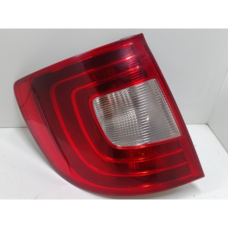 Recambio de piloto trasero izquierdo para skoda superb ii station wagon (3t5) 2.0 tdi 16v referencia OEM IAM   