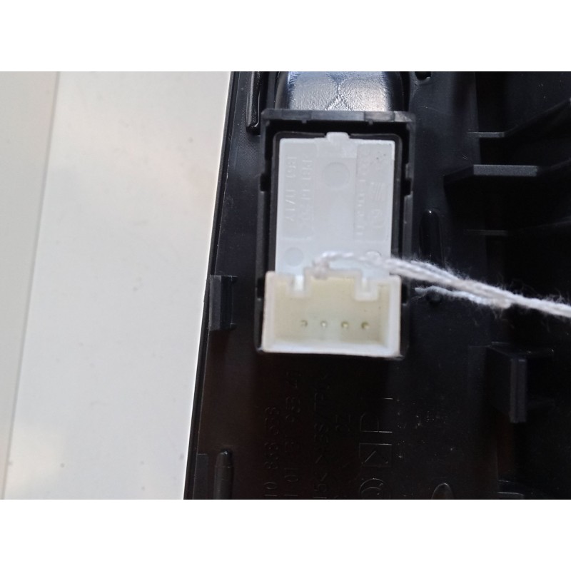 Recambio de mando elevalunas trasero derecho para skoda superb ii station wagon (3t5) 2.0 tdi 16v referencia OEM IAM   