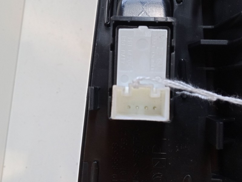 Recambio de mando elevalunas trasero derecho para skoda superb ii station wagon (3t5) 2.0 tdi 16v referencia OEM IAM   