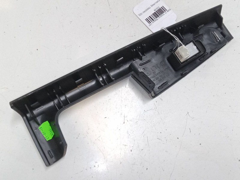 Recambio de mando elevalunas trasero izquierdo para skoda superb ii station wagon (3t5) 2.0 tdi 16v referencia OEM IAM   