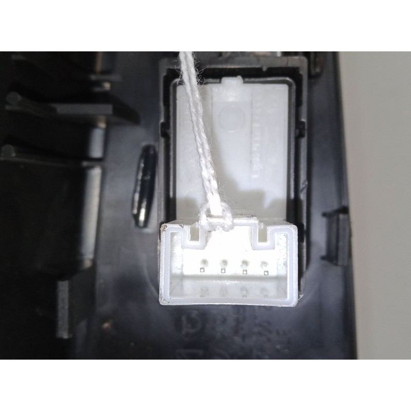 Recambio de mando elevalunas trasero izquierdo para skoda superb ii station wagon (3t5) 2.0 tdi 16v referencia OEM IAM   