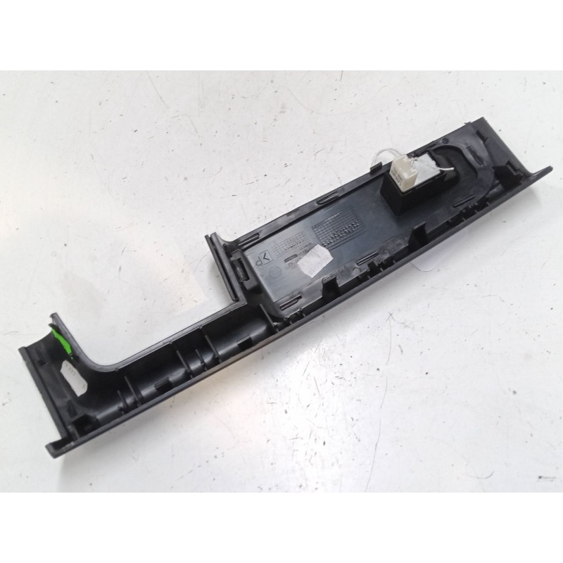 Recambio de mando elevalunas delantero derecho para skoda superb ii station wagon (3t5) 2.0 tdi 16v referencia OEM IAM   