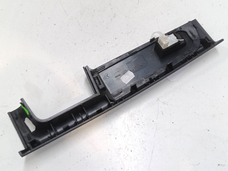 Recambio de mando elevalunas delantero derecho para skoda superb ii station wagon (3t5) 2.0 tdi 16v referencia OEM IAM   