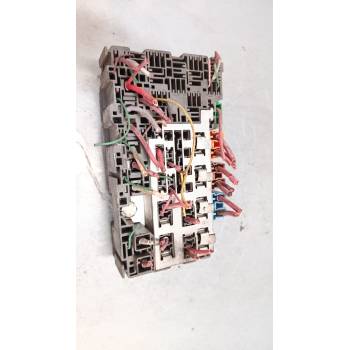 CAJA RELES / FUSIBLES 
