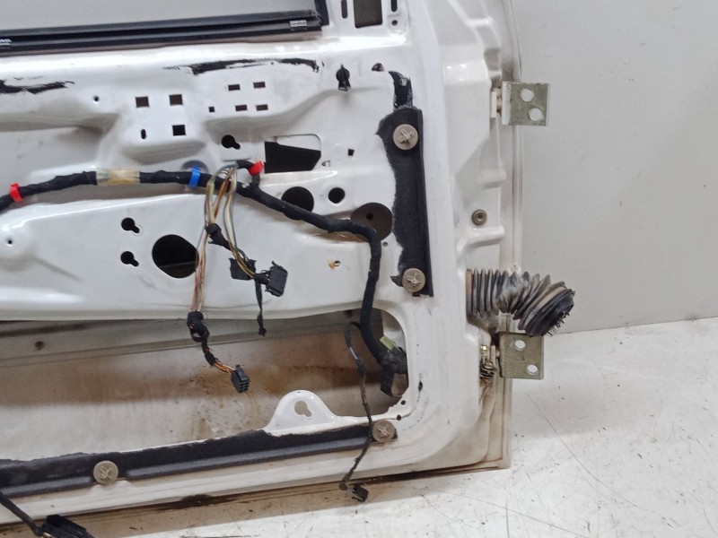 Recambio de puerta delantera izquierda para volkswagen golf iii variant (1h5) 1.6 referencia OEM IAM   