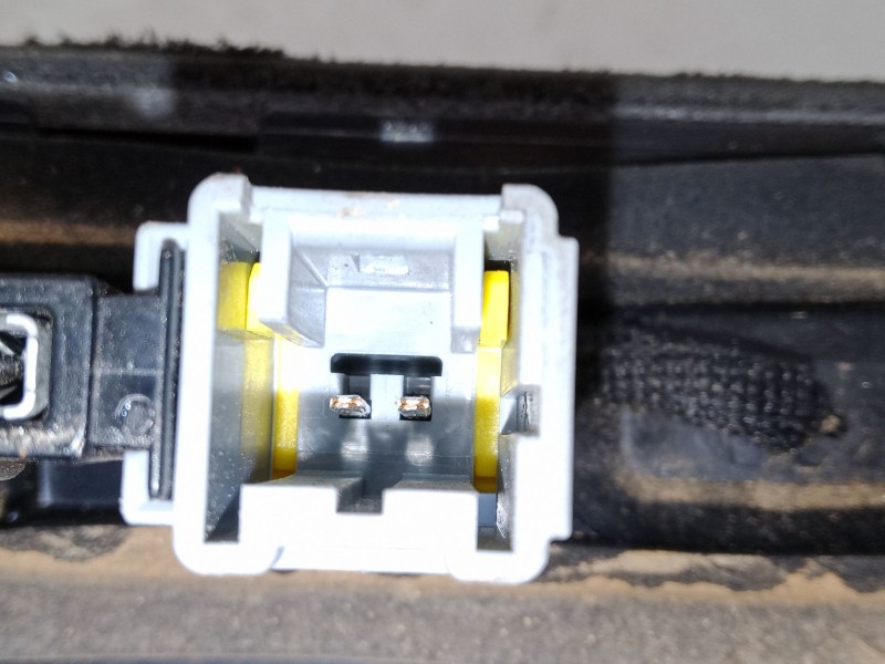 Recambio de aleron trasero para opel corsa f (p2jo) 1.2 (68) referencia OEM IAM 9829272980  