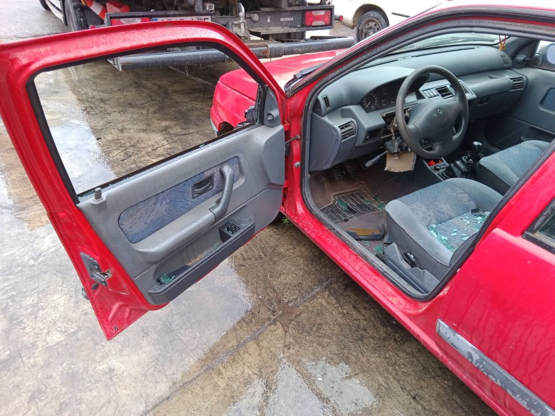 renault clio i (b/c57_, 5/357_) del año 1997