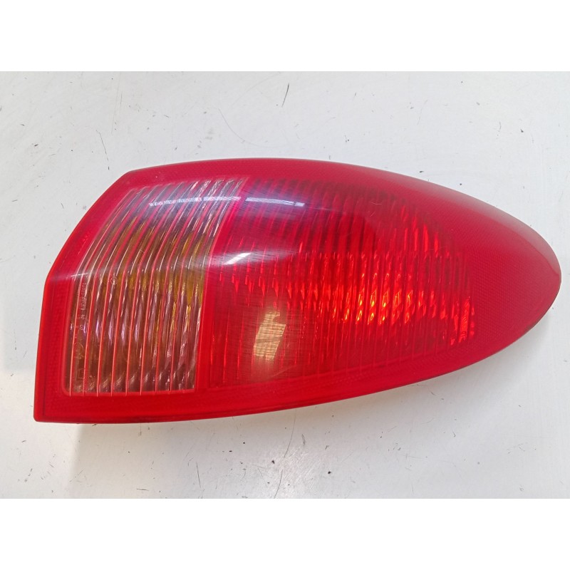 Recambio de piloto trasero derecho para alfa romeo 147 (937_) 1.9 jtd (937.axd1a, 937.bxd1a) referencia OEM IAM   