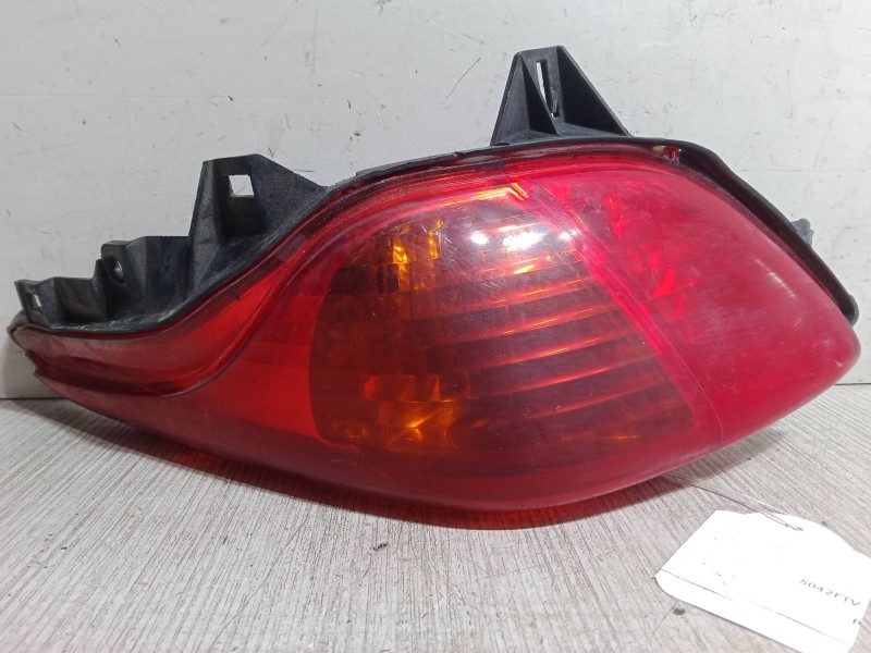 Recambio de piloto trasero derecho para honda nss250ex referencia OEM IAM   