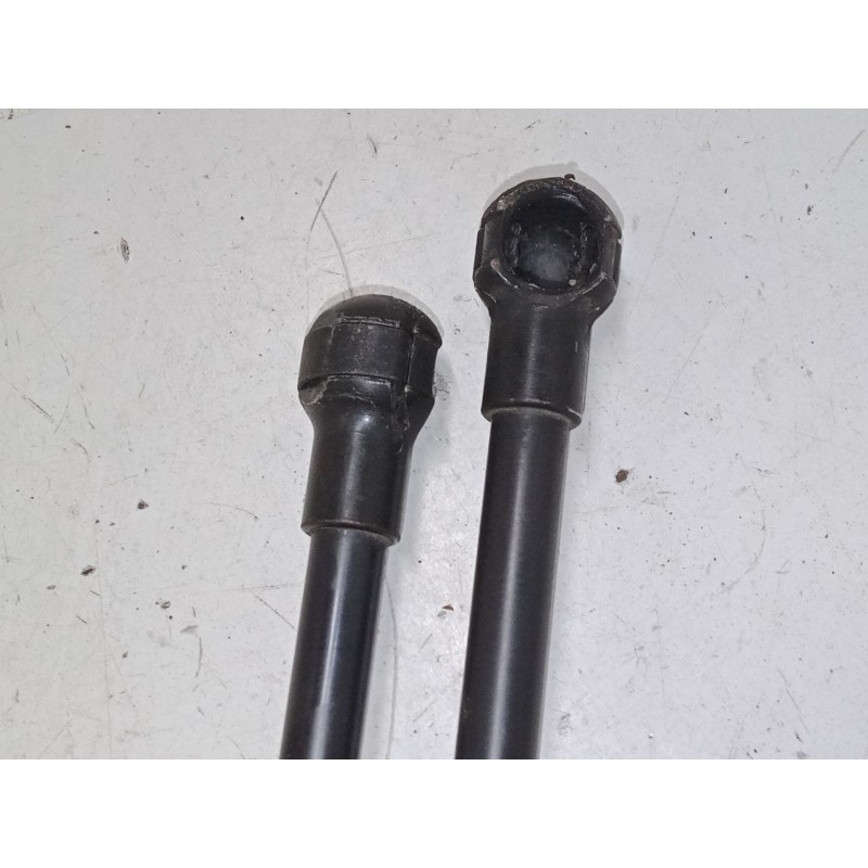 Recambio de amortiguadores malet/porton para lancia musa (350_) 1.3 d multijet (350.axg11, 350.axg1a) referencia OEM IAM   