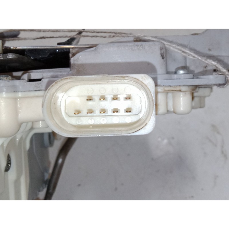 Recambio de cerradura puerta delantera izquierda para audi a3 sportback (8pa) 2.0 tdi 16v quattro referencia OEM IAM   