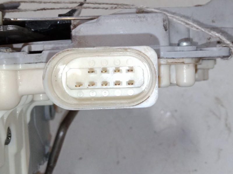 Recambio de cerradura puerta delantera izquierda para audi a3 sportback (8pa) 2.0 tdi 16v quattro referencia OEM IAM   