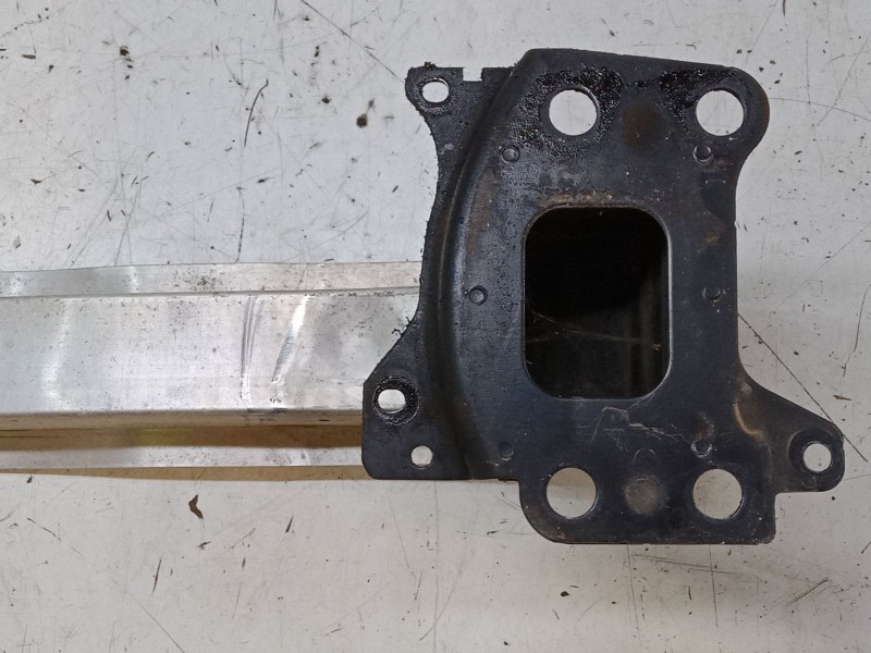 Recambio de refuerzo paragolpes delantero para audi a3 sportback (8pa) 2.0 tdi 16v quattro referencia OEM IAM   