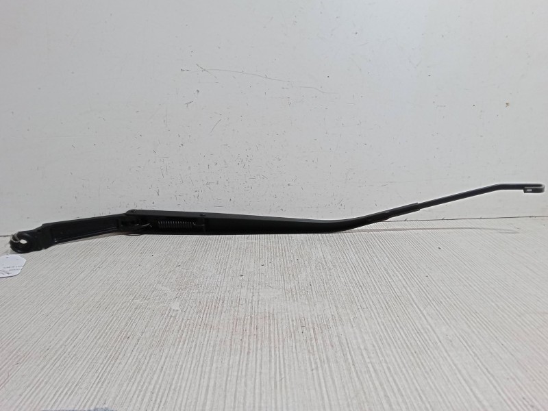 Recambio de brazo limpia delantero izquierdo para hyundai tucson (jm) 2.0 referencia OEM IAM   